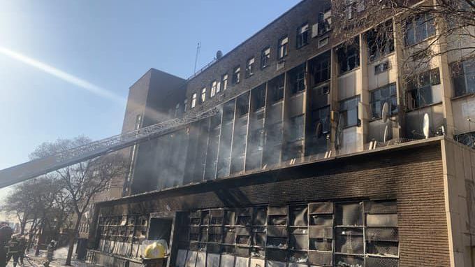 Požár v centru Johannesburgu: přes 70 mrtvých, desítky zraněných